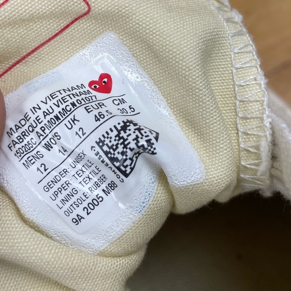 Converse Comme des Garçons PLAY X
Chuck 70 Unisex High Top Sneaker - Picture 12 of 13